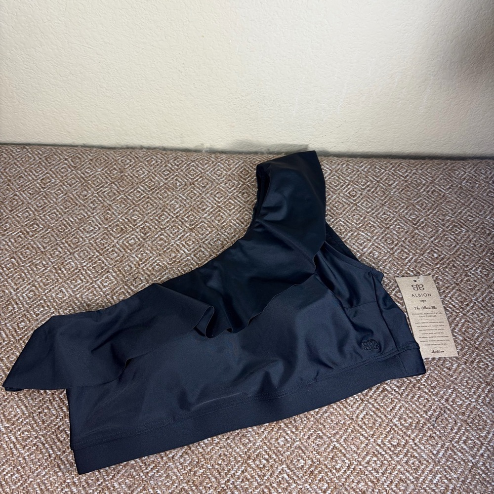 NWT Albion Fit One-Shoulder Ruffle Black Swim Top Sz L Beach Vacay Tropical
